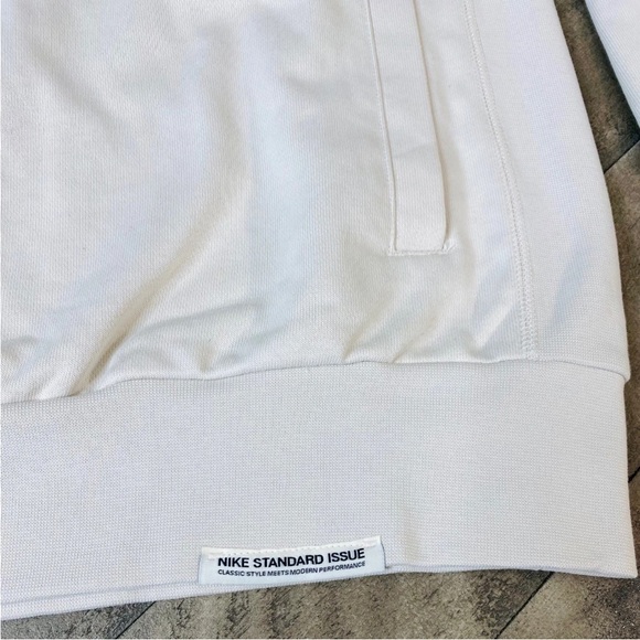 Nike LeBron James x Liverpool FC Standard Issue Dri-FIT Top Sz XL Brand New! - Picture 6 of 10